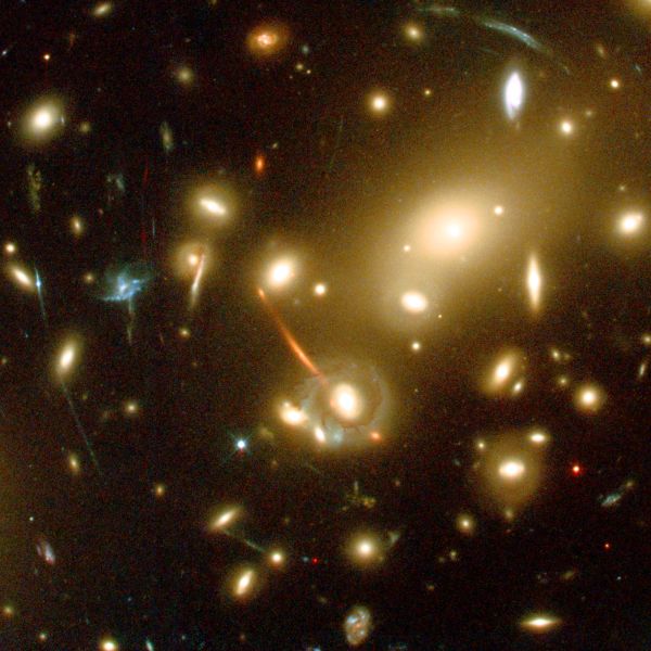 cвmp de galaxii оn univers - lentilг gravitaюionalг