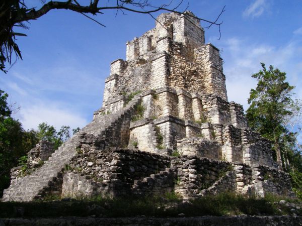 piramida de la Muyil, peninsula Yucatan