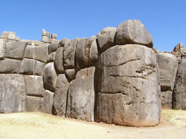 ruinele magice ale zeilor din Peru construite din pietre gigante care se potrivesc perfect fr ciment la Saqsaywaman, Peru, 3567 metri altitudine