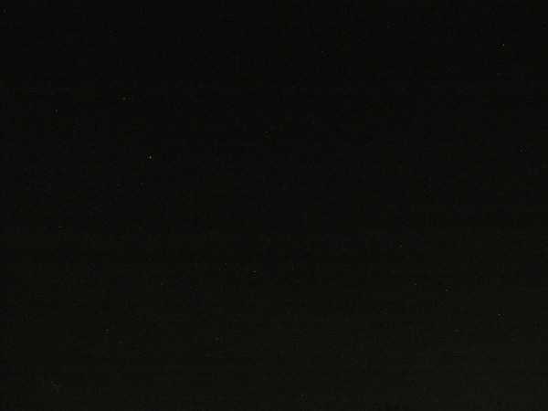Steaua luminoas Capella i constelaiile Auriga, Perseus i Cassiopeia vzute de la latitudine 45 nord, 280 m altitudine n luna prier 7514 (aprilie 2006)