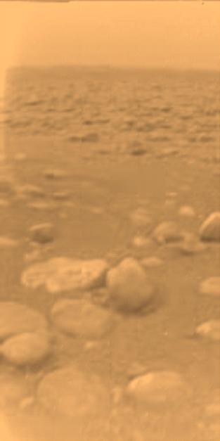 imagine de pe suprafata lui Titan, luna lui Saturn. Temperatura -180 grade C